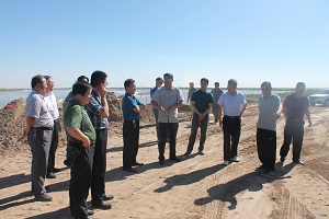 自治區水利廳副廳長于長劍檢查黃河二期防洪工程